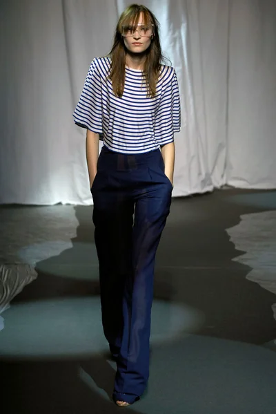 Look 10
